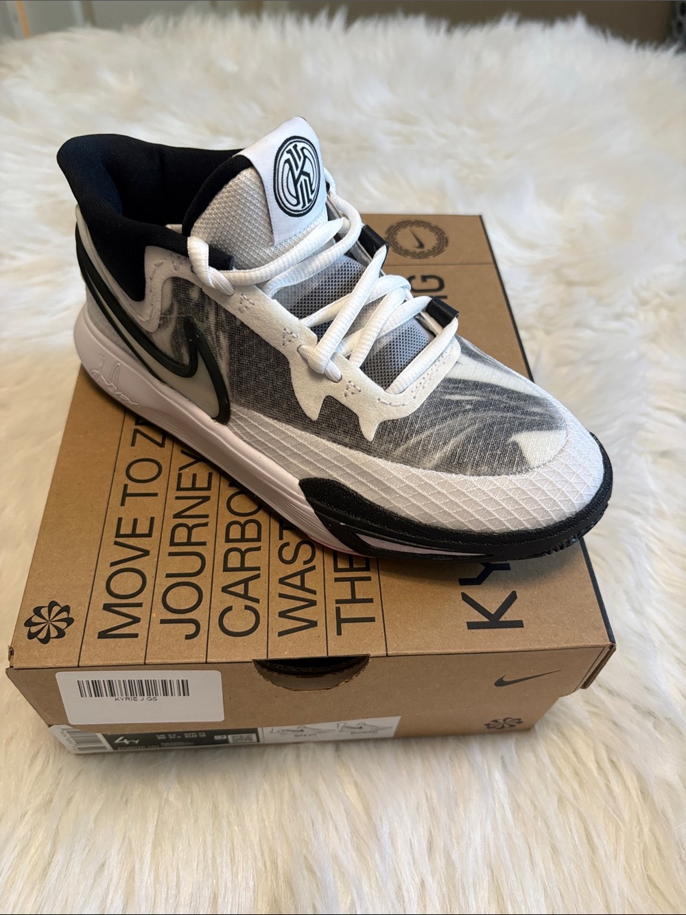 Nike Kids White and Black Low-Top Sneaker